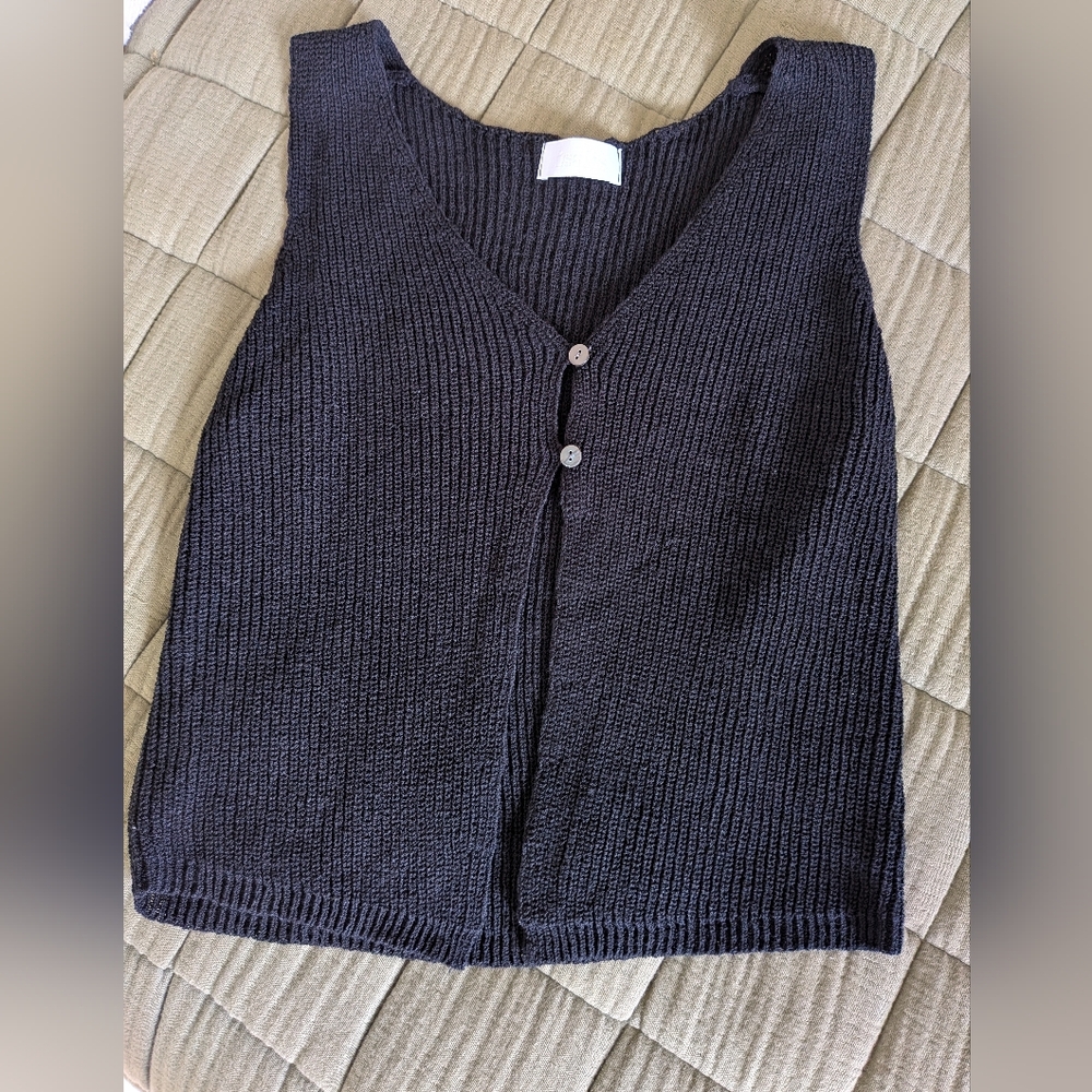 Isalis Black Knit Crop Vest - Size Small